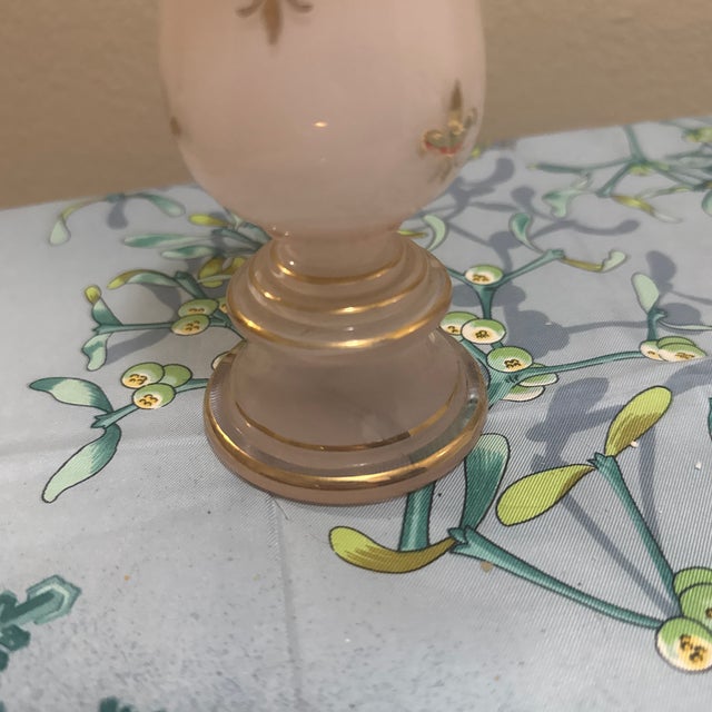 1970s Vintage MCM Fleur De Lis Opaline Glass Vase – White With Gold Accents For Sale - Image 5 of 6