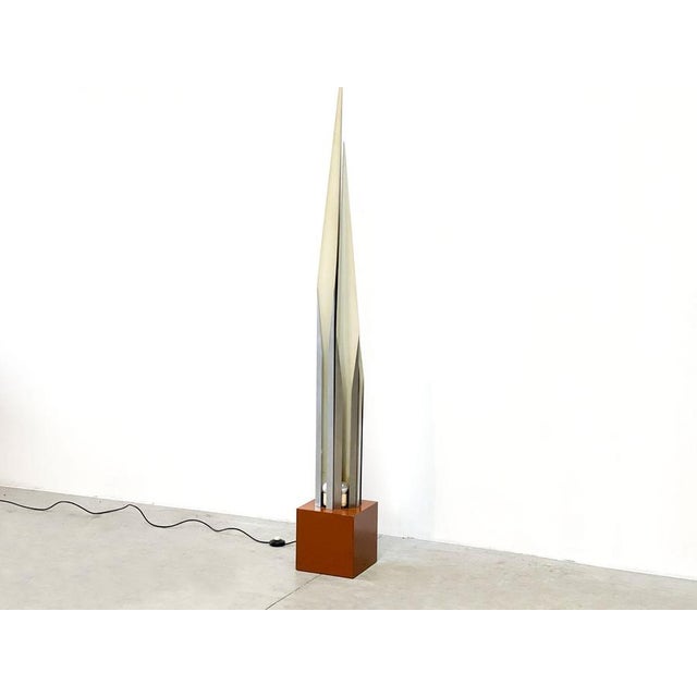 Italian Sculptural Floor Lamp, 1970s For Sale - Image 3 of 7