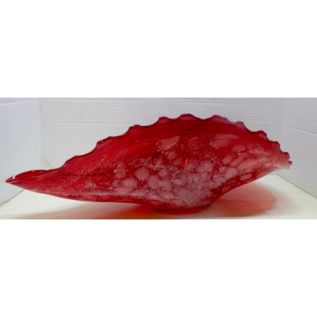 1980s Large Festive Hand-Blown Crimson Red and White Speckled Art Glass Conch Shell Centerpiece For Sale - Image 5 of 15