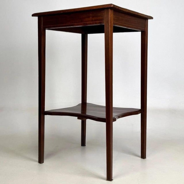 Antique Early 20th Century English Edwardian Mahogany Side Table For Sale - Image 3 of 11