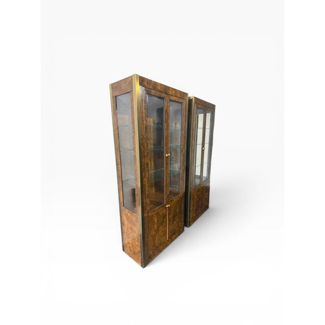 1970s 1970s Tomlinson Illuminated Burl Wood, Brass and Glass Showcase Curio Cabinets - a Pair For Sale - Image 5 of 15