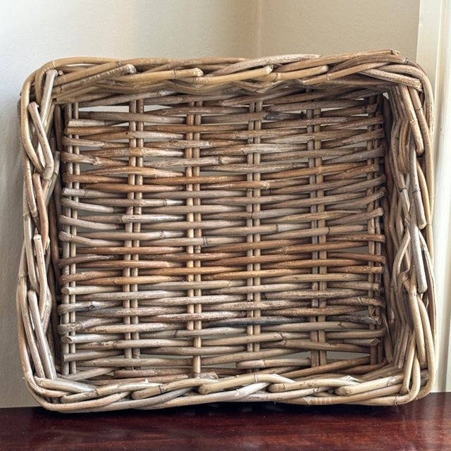 Late-20th Century Thick Willow Storage Tray Basket For Sale In Baltimore - Image 6 of 11