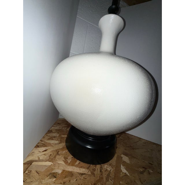 1960s Mid Century Modern Turned Studio Pottery Ceramic Lamp For Sale - Image 5 of 12