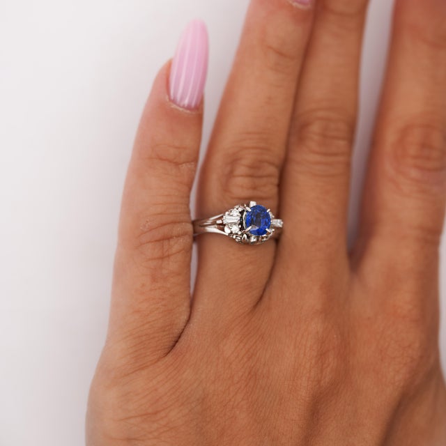 Vintage 0.97 Carat Oval Blue Sapphire & Diamond Filigree in Platinum Floral Ring, Size 5.75 For Sale - Image 10 of 10