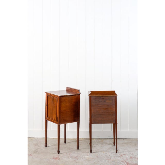 Pair of English Mahogany Bedside Cupboards (C. 1920) For Sale - Image 4 of 14