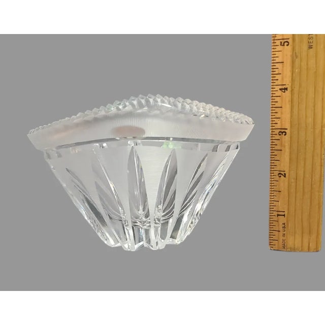 Add a touch of elegance to your dining table with this stunning 24% lead crystal candy dish bowl. Crafted in the USSR,...