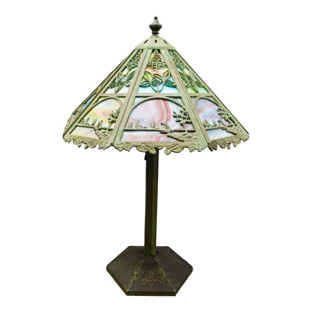 Bradley & Hubbard Vintage Arts and Crafts Leaded Slag Glass Table Lamp For Sale