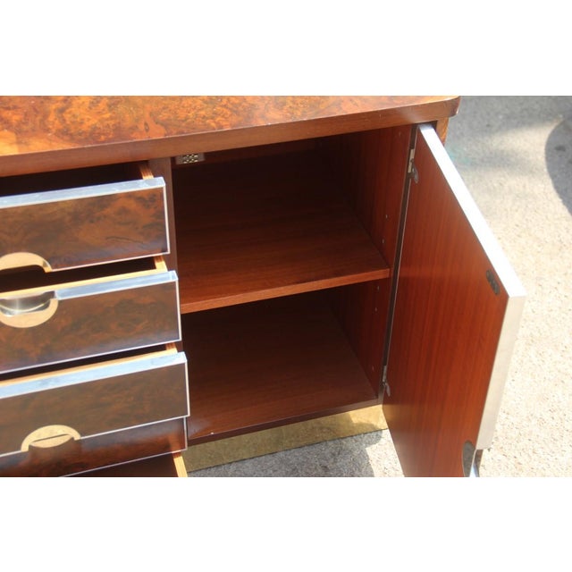 Walnut Burl and Brass Sideboard by Carlo Torriggiani, 1970 For Sale - Image 14 of 16
