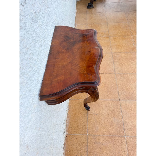 1930s Pair of French Louis XV Style Walnut Wall-Mounted Bedside Tables For Sale - Image 15 of 18