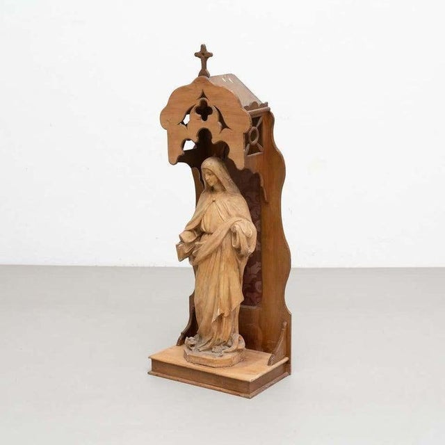 Large Traditional Figure of a Virgin in Wood Niche, 1950 For Sale - Image 11 of 14