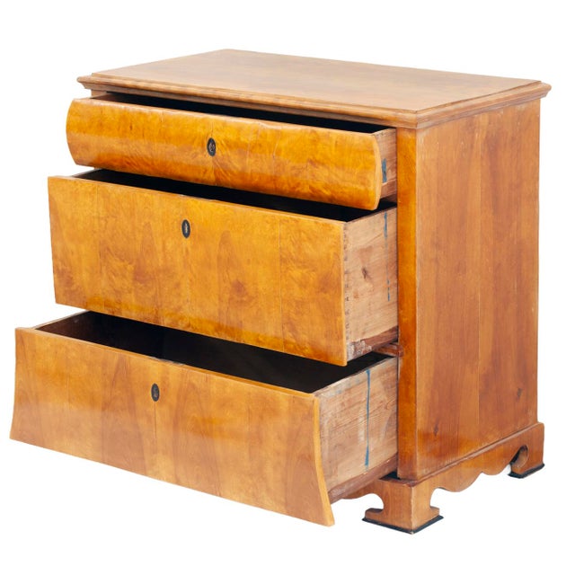 Antique German Biedermeier Honey Toned Maple Chest of Drawers For Sale - Image 4 of 7