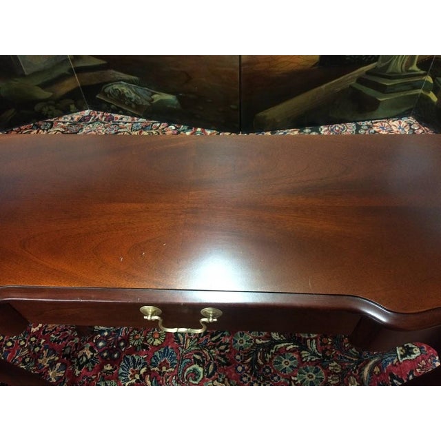 Item: Vintage Hickory Chair Mahogany Console Table. Age & Condition: Circa 1990. Good vintage condition. Dimensions: 39.5″...