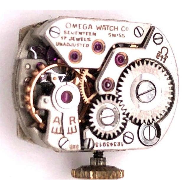 14 Karat Yellow Gold Omega Ladies Wristwatch 17 Jewels Unadjusted Vintage For Sale In New York - Image 6 of 9