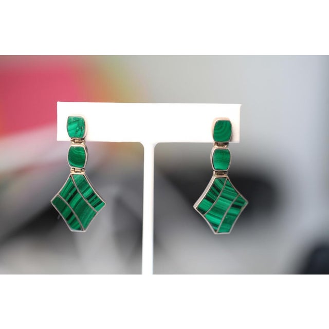 Circa 1970s Malachite & 970 Silver Articulated Drop Earrings With 14k Gold Posts, Pair For Sale - Image 18 of 18