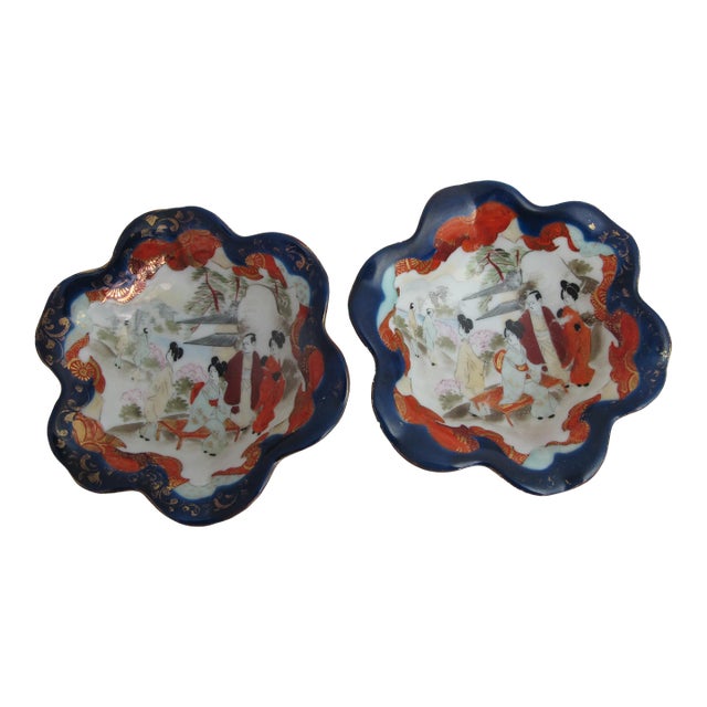 Japanese Kutani Red Blue & Gold Figural Porcelain Small Lotus Trinket Bowl Set For Sale