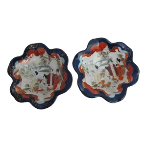 Japanese Kutani Red Blue & Gold Figural Porcelain Small Lotus Trinket Bowl Set