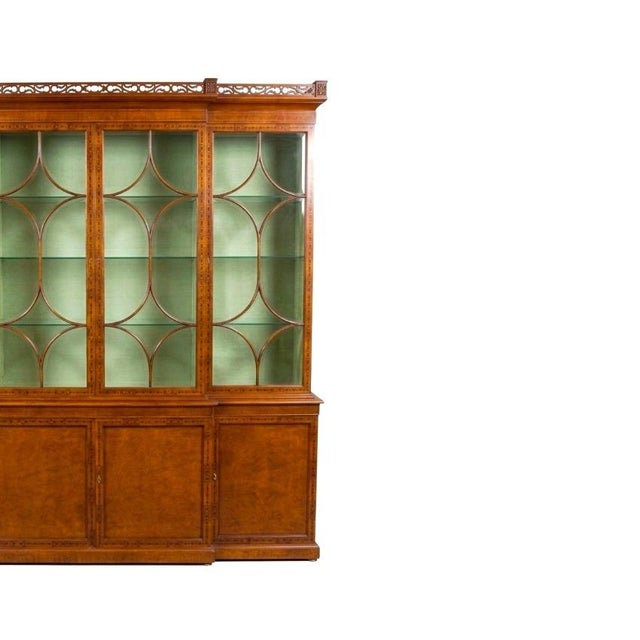 Impressive Early 20th Century George III Style Inlaid Walnut Breakfront Cabinet For Sale - Image 4 of 8