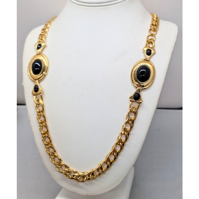American Vintage 1988 Signed Napier Goldtone Cabochon Faux-Onyx Sautoir Necklace For Sale - Image 3 of 8