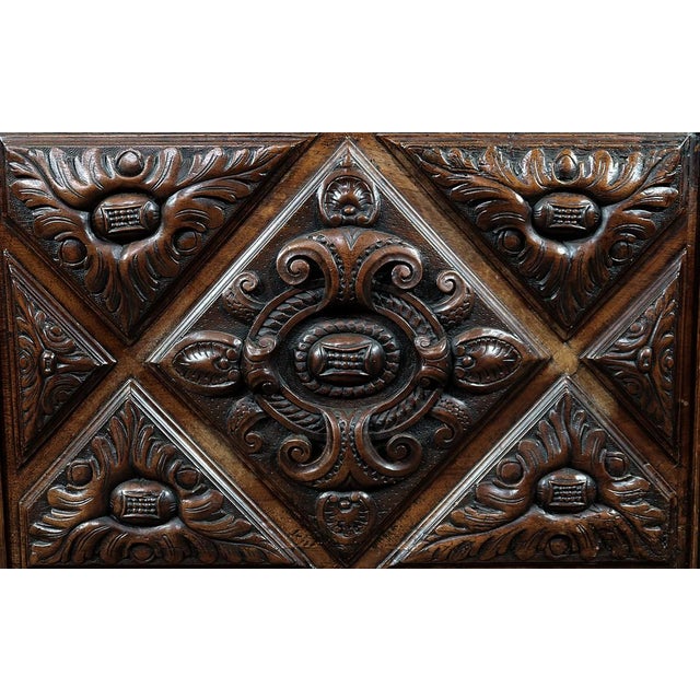 Late 19th Century Louis XIII Landing Linen Chest in Beech and Walnut For Sale - Image 13 of 18