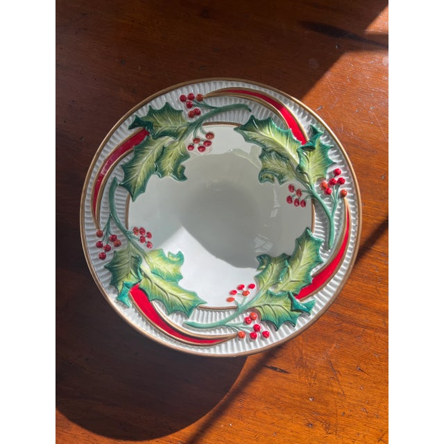 2000 - 2009 Fitz and Floyd Noel Classique Serving Bowls— a Pair For Sale - Image 5 of 9