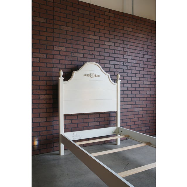 Ethan Allen Ethan Allen Country Cottage Twin Bedframe For Sale - Image 4 of 8