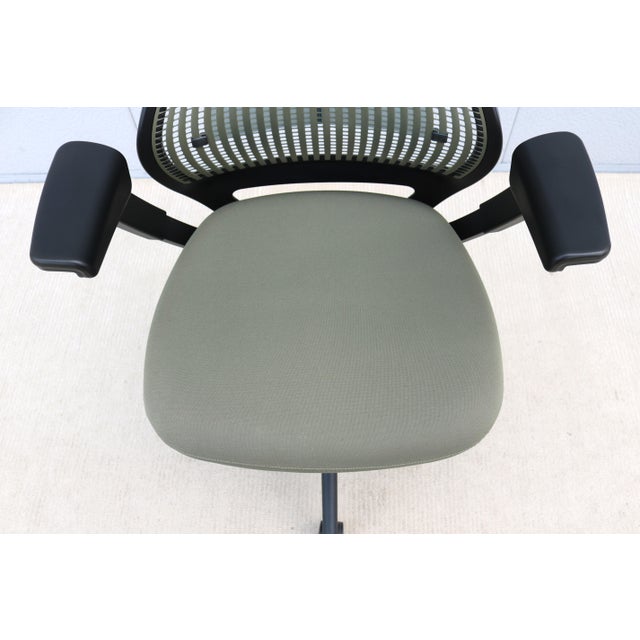 Knoll ReGeneration Ergonomic Office Desk Chair Fully Adjustable in Green Fabric For Sale - Image 14 of 18