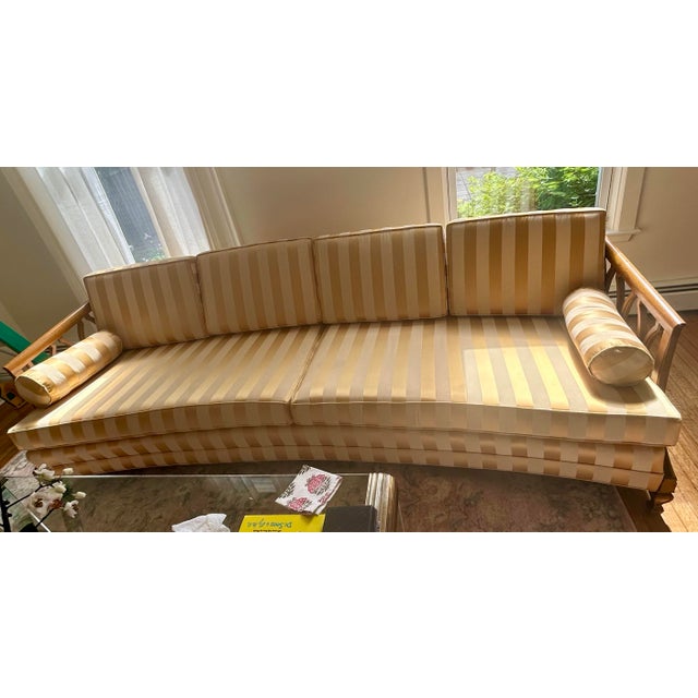 MCM vintage satin curved couch in excellent vintage condition. Very comfortable. Made in Worcester, MA. Stylish and...