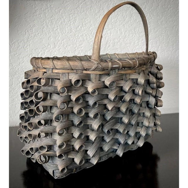 Mid 20th-Century Ash Splint Curly Weave Basket Wall Pocket in the Manner of Woodland Basket Makers of the Late 1800s For Sale - Image 4 of 18