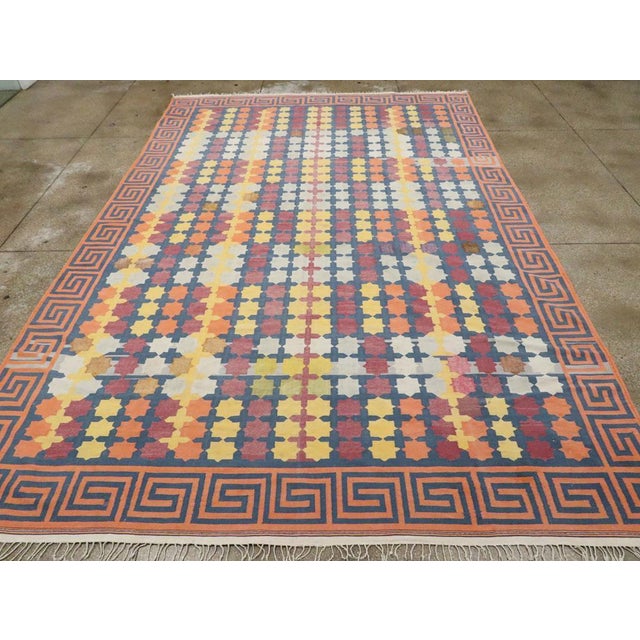 Mid 20th Century Galerie Shabab Collection Mid-20th Century Handmade Indian Flatweave Dhurrie Room Size Carpet For Sale - Image 5 of 10