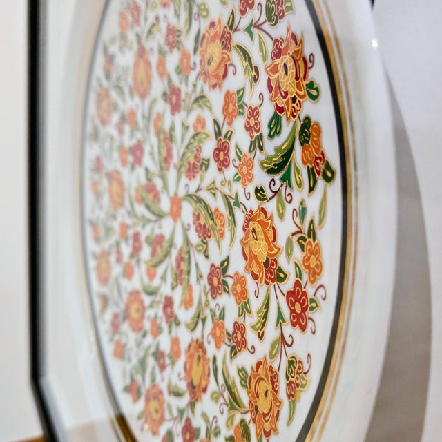Ceramic Handmade Turkish Yıldız Porcelain Plate in Shadowbox Frame – Floral Motif, TBMM Milli Saraylar Edition (2010) For Sale - Image 7 of 10