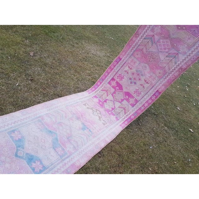 VINTAGE HANDWOVEN KURDISH RUG 2'9'' X 13'3'' / 84 X 403 cm Hand woven with high quality pure wool and cotton Excellent...
