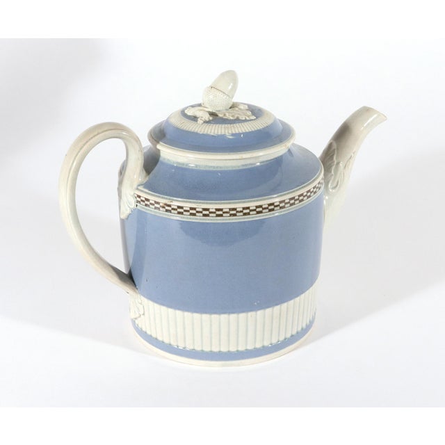 Late 18th Century 1790s English Pearlware Blue Slip Teapot & Cover With Engine-Turned Fluting For Sale - Image 5 of 9