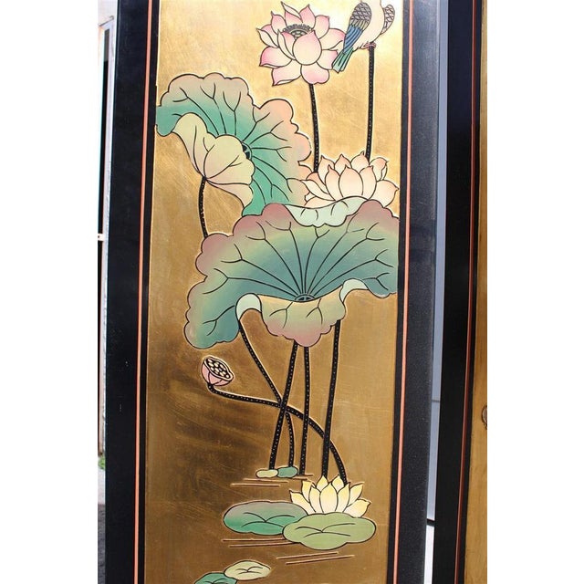Screen in Chinese Lacquer with Enamel and Lotus Flower Decorations, 1950s For Sale - Image 4 of 18