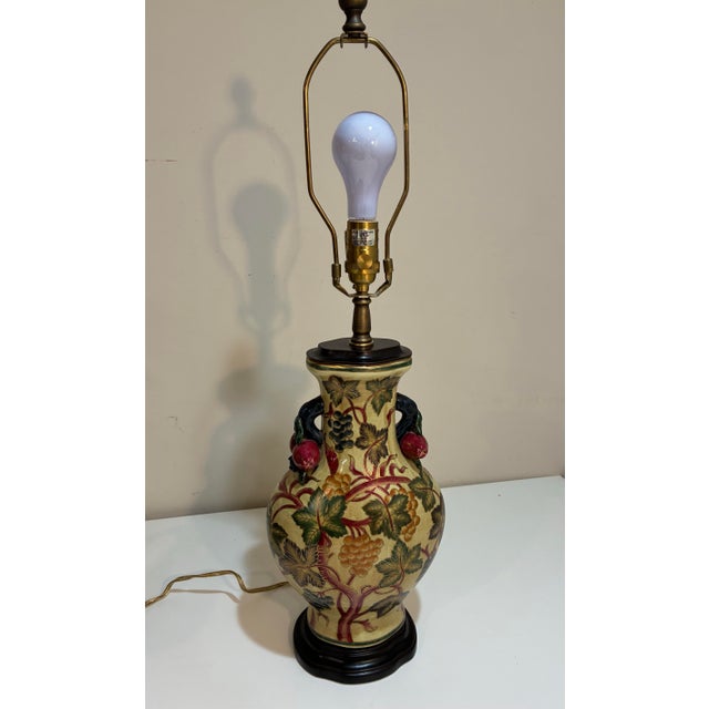 Traditional Tuscan Fruit & Vine Ceramic Urn Table Lamp — Italian Villa Mediterranean Vineyard Decor For Sale - Image 3 of 12