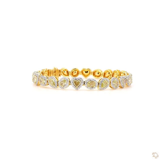 Gold 1.47 Carat Round Brilliant Cut White Diamond Yellow Diamond Gold Bracelet For Sale - Image 8 of 8