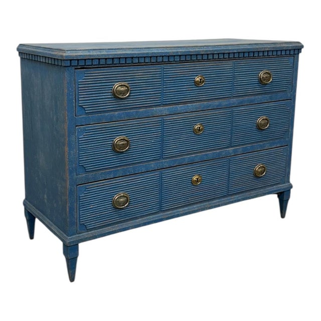 A mid 19th century commode in classic Gustavian style in a wonderful deep blue finish. It has most pleasing design...