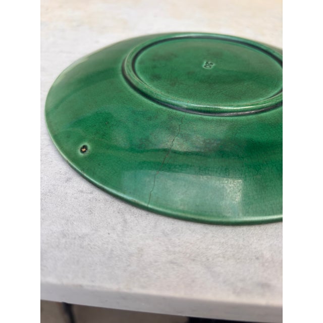 English Green Majolica Plate Circa 1890 For Sale In Austin - Image 6 of 6