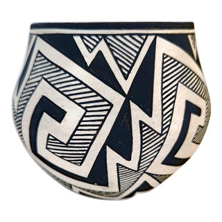 Vintage Native American Acoma Black and White Bowl Signed by Rose Chino For Sale