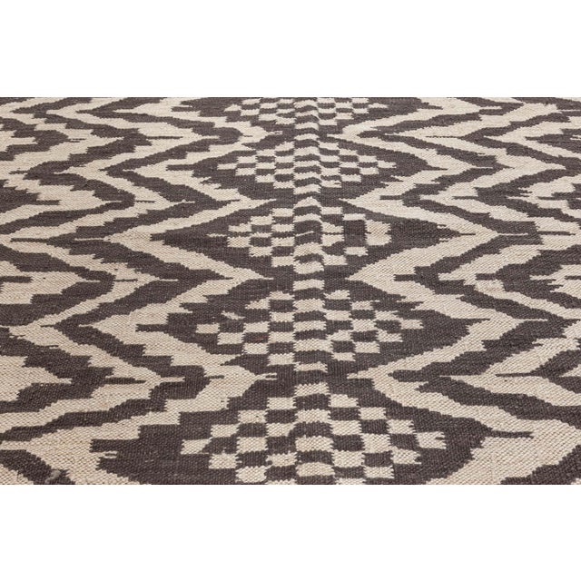 "Ebony Echo" Modern Flatweave Beige With Charcoal Rug by Doris Leslie Blau For Sale - Image 4 of 7