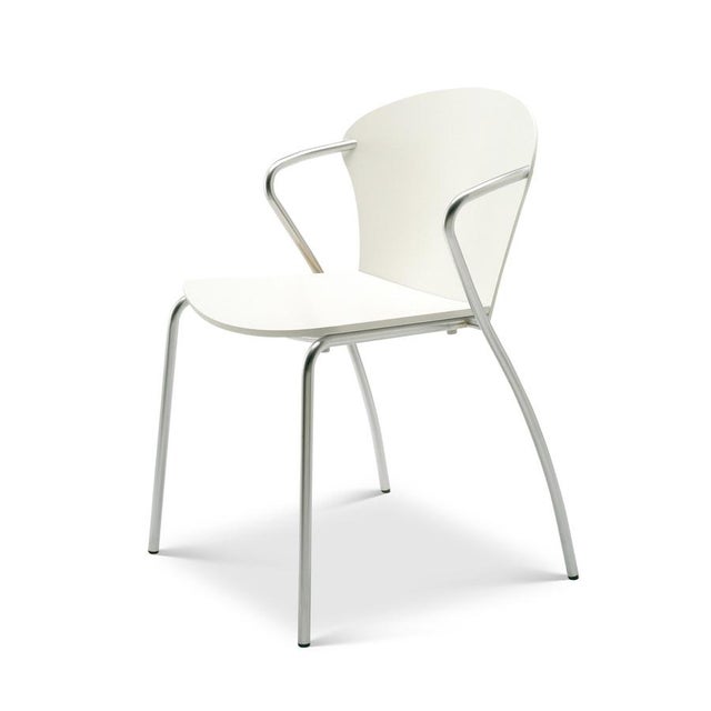EO 5400 White Stackable Bessi Chair by Erla Sólveig Óskarsdóttir For Sale - Image 9 of 10