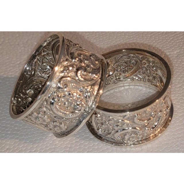 English 1920s Pair of Gaydon & Sons Sterling Silver Napkin Holders For Sale - Image 3 of 5