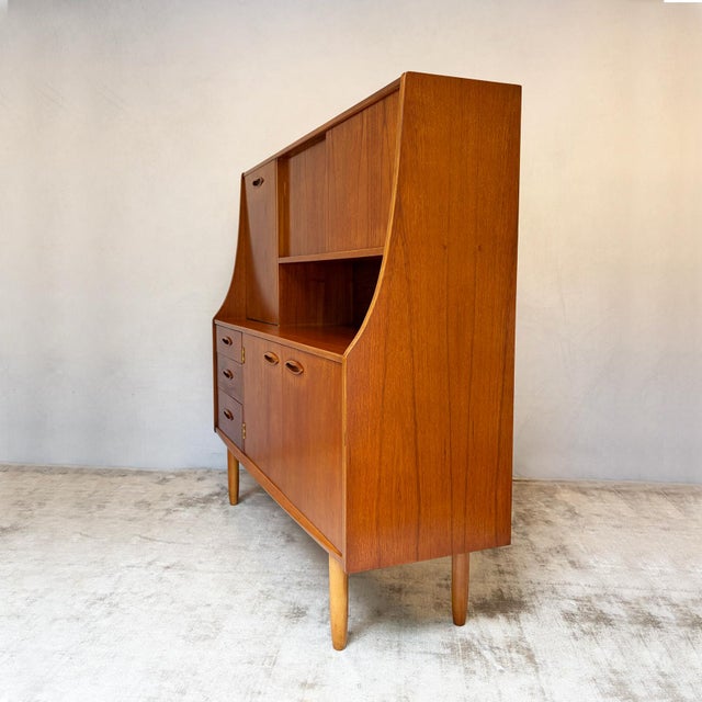 Teak Highboard with Drinks Cabinet from Jentique, 1950s For Sale - Image 4 of 15
