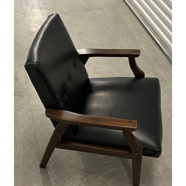 Mid 20th Century Mid-20th Century Black, Button-Tufted, Faux Leather Accent Chair With Wooden Legs & Arms - Vintage Charm! For Sale - Image 5 of 15