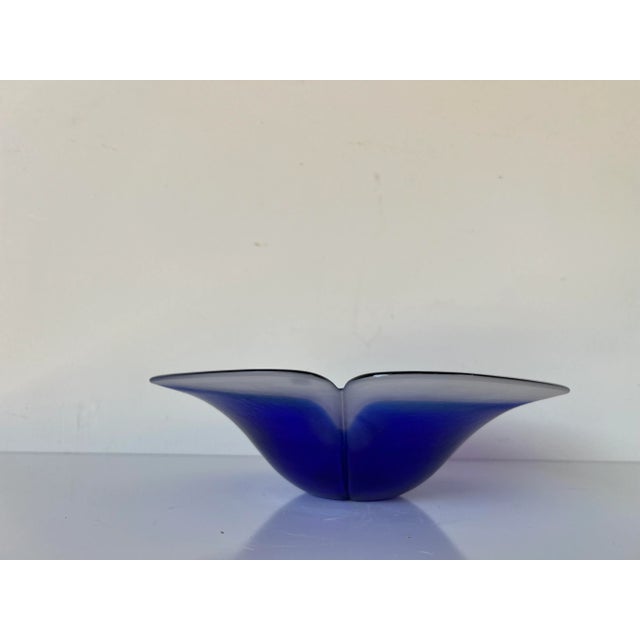 Mid-Century Modern Mats Jonasson Sweden Art Glass Blue Magic Bowl, Signed For Sale - Image 3 of 12
