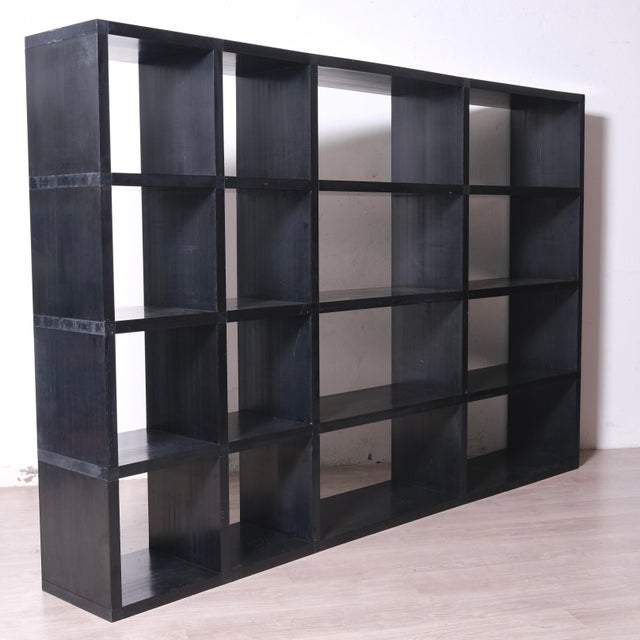 Polvara è la storica libreria modulabile che è possibile configurare a seconda delle esigenze abitative. Dimensioni e...