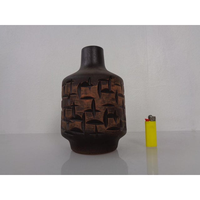 Ceramic vase from VEB Haldensleben Marked 3047 on the underside. Very good condition. This piece has an attribution mark,...