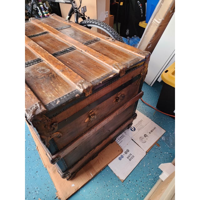 Late 19th Century Antique Flat-Top Steamer Trunk With Original Excelsior Lock | Circa 1895–1915 For Sale - Image 5 of 18