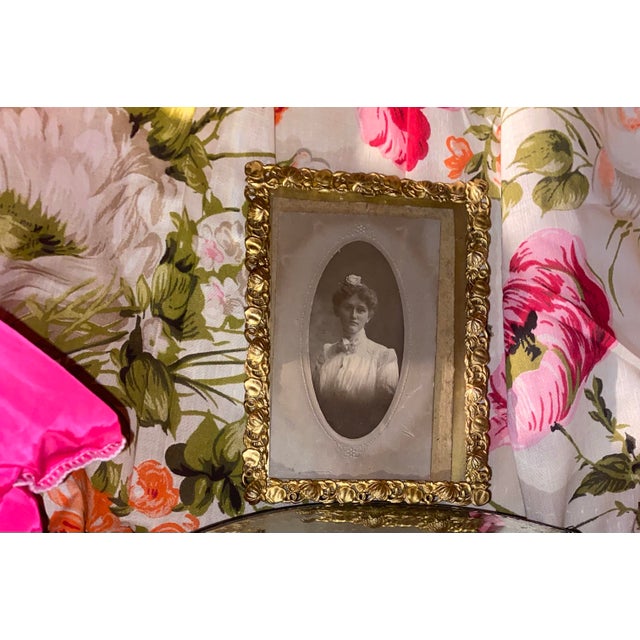 Victorian Antique Photo Frame . Antique Gilded Frame With an Oval Victorian Cabinet Card Portrait. For Sale - Image 3 of 9