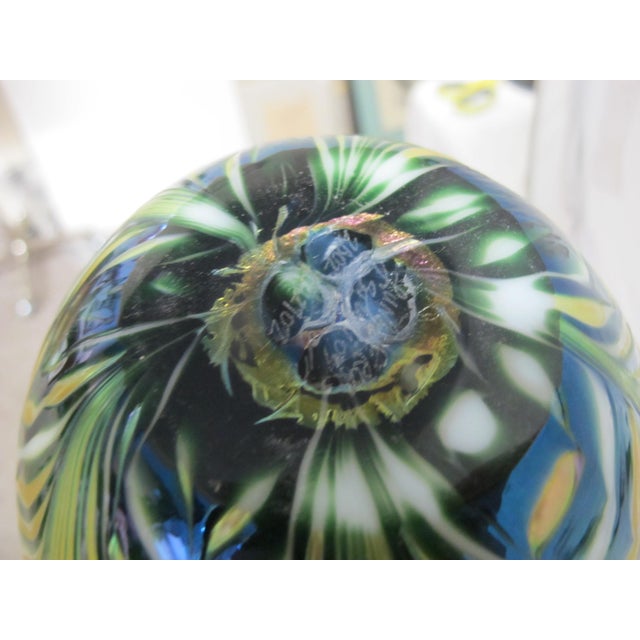Lundberg Studios Moire Fern Heart Pulled Feather Iridescent Gold Art Glass Vase For Sale - Image 12 of 13