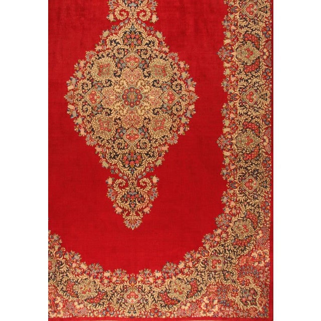 Middle Eastern Hand-Knotted Rug in Wool For Sale - Image 4 of 11